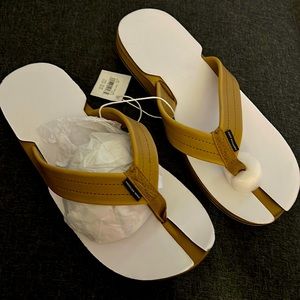 American eagle flip flops